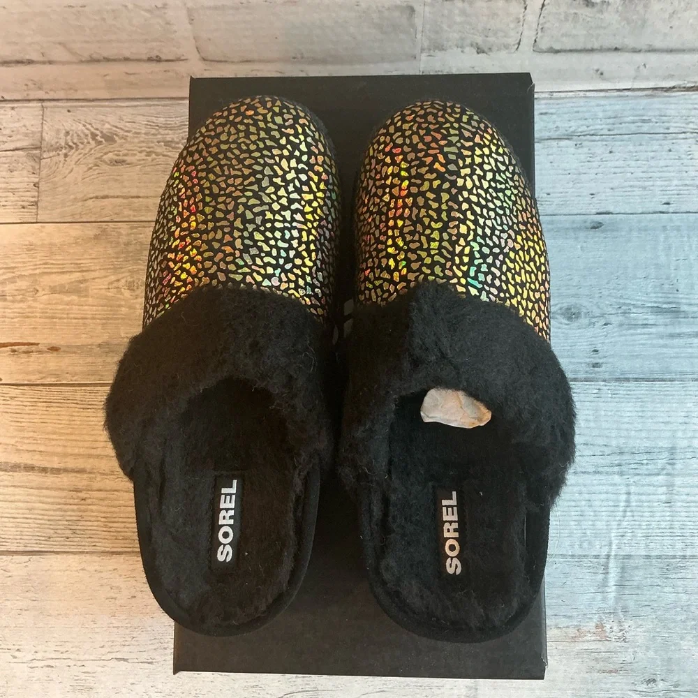 Sorel Youth Size 6C Womens Size 8 Nakiska Slide II Suede Slippers Black/Sea Salt
